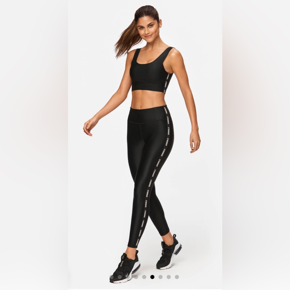 STRONGER Huntress Leggings and Matching Sports Bra Set Size XS